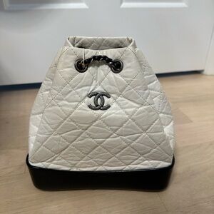 ❌sold❌Chanel Gabrielle Backpack in White and Black Calfskin